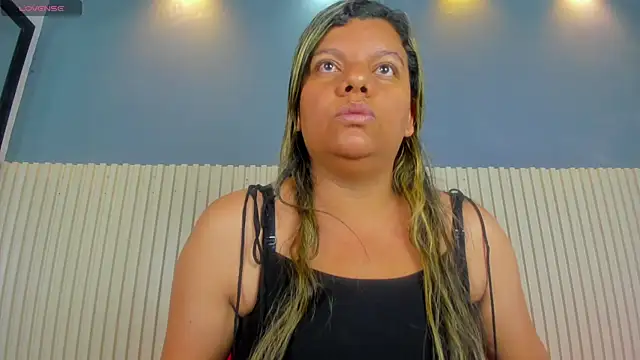 Snapshot of Aida-nicolle chatting on 03/14/25, 09:57 Aida-nicolle online show from 03/14/25, 09:57