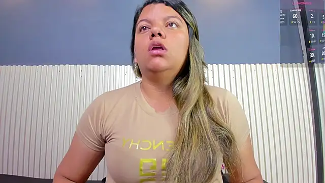 Snapshot of Aida-nicolle chatting on 10/10/25, 11:09 Aida-nicolle online show from 10/10/25, 11:09