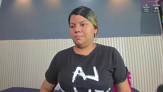 Snapshot of Aida-nicolle chatting on 10/16/25, 10:38 Aida-nicolle online show from 10/16/25, 10:38