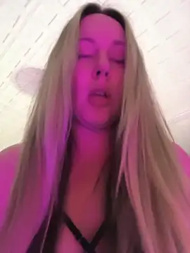 Snapshot of Mona_Plus chatting on 01/05/26, 06:00 Mona Plus online show from 01/05/26, 06:00