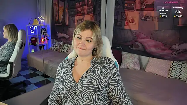 Snapshot of MargoBryan chatting on 03/10/25, 08:45 MargoBryan online show from 03/10/25, 08:45