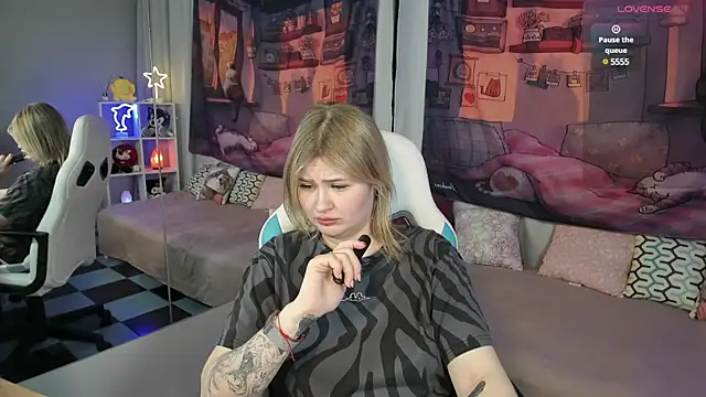 Snapshot of MargoBryan chatting on 03/11/25, 01:34 MargoBryan online show from 03/11/25, 01:34