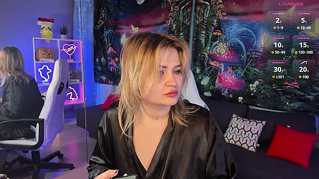 Snapshot of MargoBryan chatting on 03/12/25, 06:44 MargoBryan online show from 03/12/25, 06:44