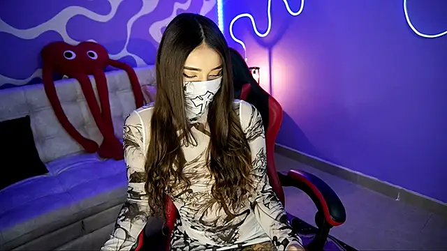 Snapshot of verosmit1 chatting on 11/12/25, 12:00 verosmit1 online show from 11/12/25, 12:00