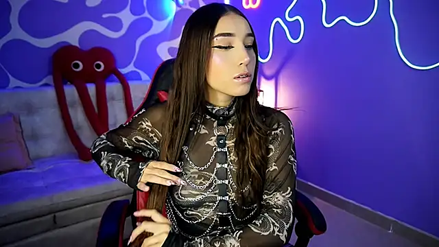 Snapshot of verosmit1 chatting on 11/21/25, 11:14 verosmit1 online show from 11/21/25, 11:14