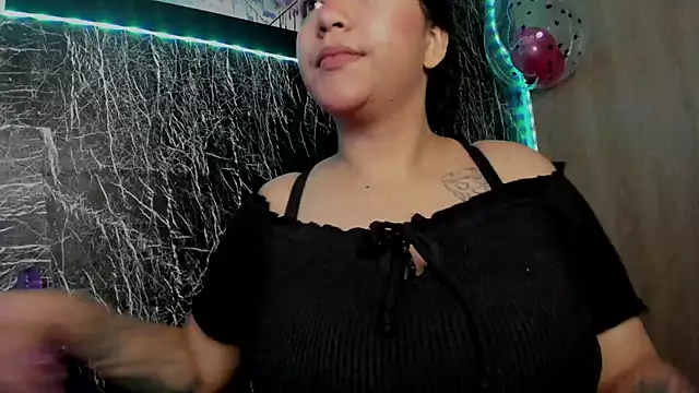 Snapshot of Bellota_Girl chatting on 03/09/25, 09:57 Bellota Girl online show from 03/09/25, 09:57