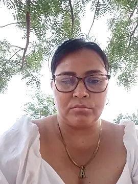 promiscuous-indecent-momm online show from 02/21/25, 10:59