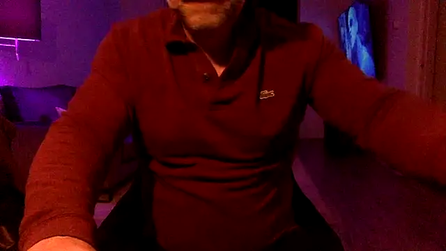 Snapshot of Bleueyez007 chatting on 02/18/25, 08:58 Bleueyez007 online show from 02/18/25, 08:58