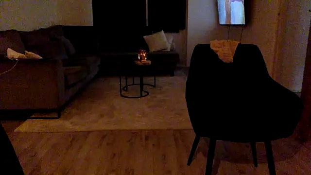 Snapshot of Bleueyez007 chatting on 02/22/25, 09:48 Bleueyez007 online show from 02/22/25, 09:48