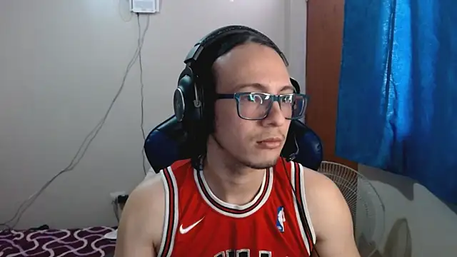 cholitohermoso online show from 02/19/25, 04:22