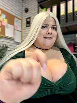 Snapshot of Eliaden chatting on 11/05/25, 04:01 Eliaden online show from 11/05/25, 04:01