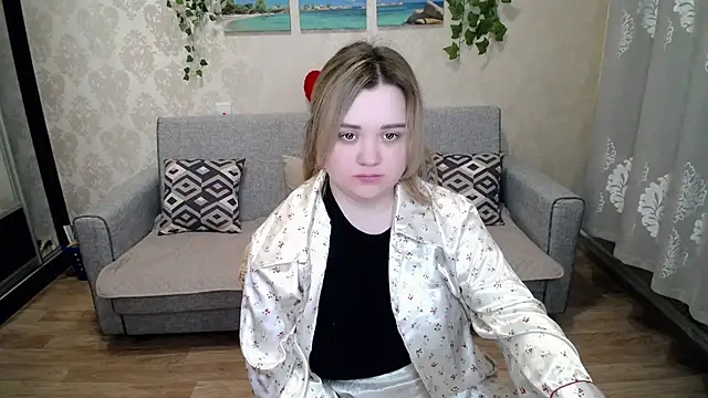 Snapshot of Finna_39 chatting on 03/07/25, 11:27 Finna 39 online show from 03/07/25, 11:27