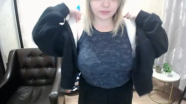 Snapshot of Finna_39 chatting on 10/18/25, 06:41 Finna 39 online show from 10/18/25, 06:41