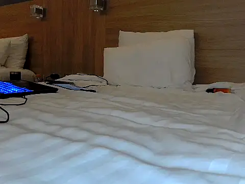 Snapshot of Iscariot19 chatting on 10/23/25, 09:57 Iscariot19 online show from 10/23/25, 09:57