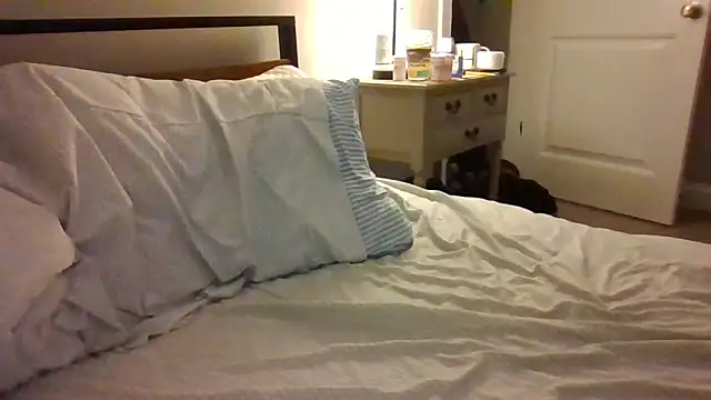 danyh2023 online show from 04/22/26, 01:52