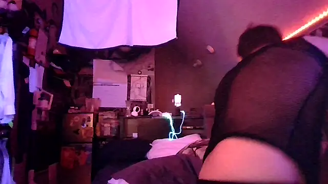 Sk00byJaXxX212 online show from 10/24/25, 09:06