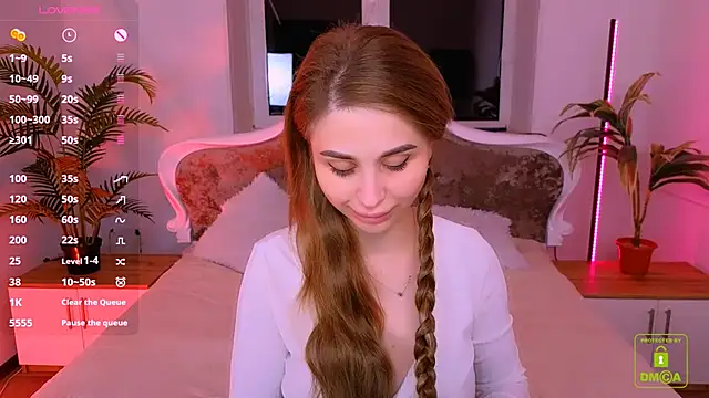 Snapshot of EvaRodi chatting on 10/11/25, 11:14 EvaRodi online show from 10/11/25, 11:14