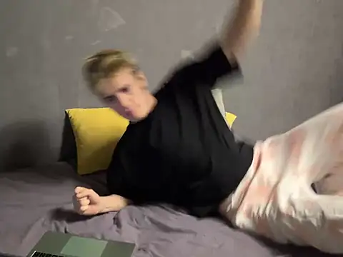 EdwinBlaze online show from 02/15/25, 03:52