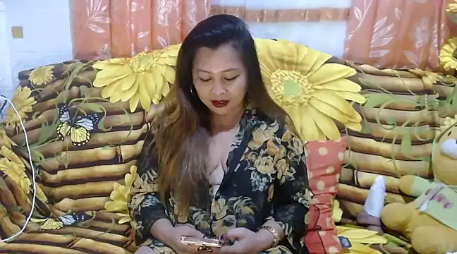 Snapshot of UrSweetClassyPinay chatting on 12/17/24, 11:39 UrSweetClassyPinay online show from 12/17/24, 11:39