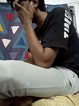 boyyouwant33 online show from 09/28/25, 03:17