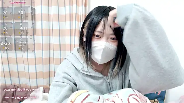 Snapshot of FUYU_rain chatting on 11/10/25, 12:42 FUYU rain online show from 11/10/25, 12:42