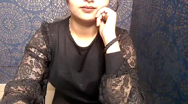 Snapshot of megancatluna chatting on 03/21/25, 05:43 megancatluna online show from 03/21/25, 05:43