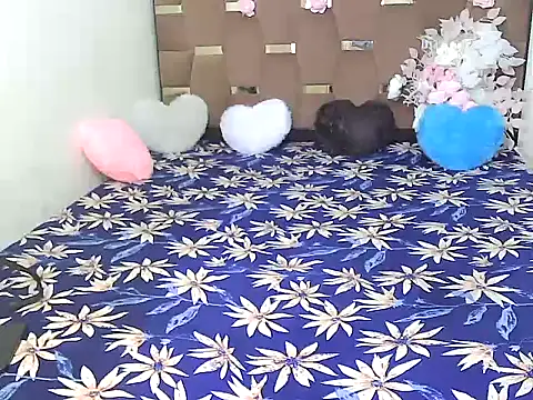 Snapshot of megancatluna chatting on 09/27/25, 04:17 megancatluna online show from 09/27/25, 04:17