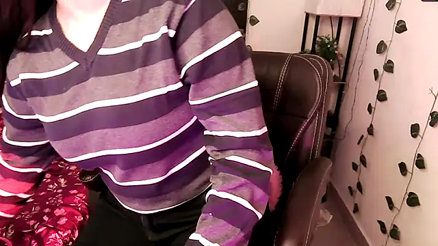 Snapshot of megancatluna chatting on 01/08/26, 05:21 megancatluna online show from 01/08/26, 05:21