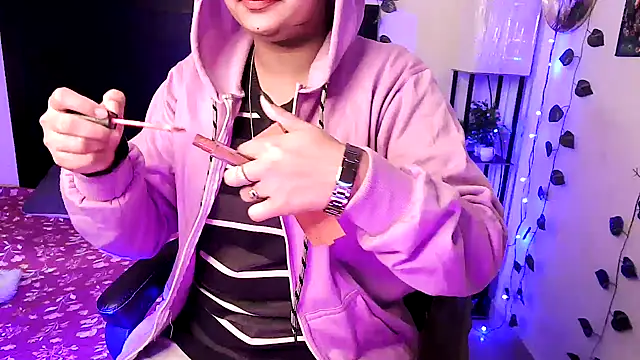 Snapshot of megancatluna chatting on 01/13/26, 04:18 megancatluna online show from 01/13/26, 04:18