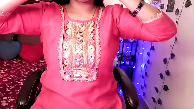 Snapshot of megancatluna chatting on 01/16/26, 06:28 megancatluna online show from 01/16/26, 06:28