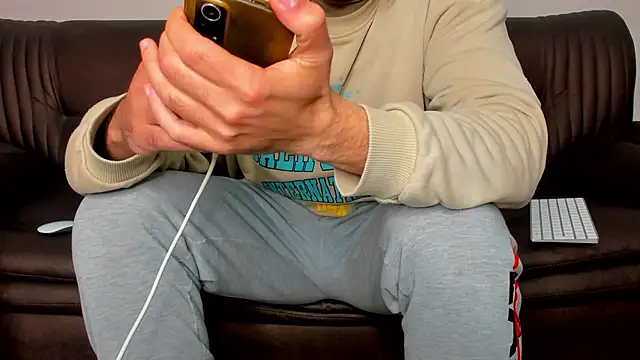 sexyhotmusclesforyou1 online show from 03/17/25, 10:28