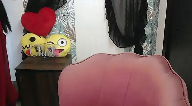 Snapshot of jenifermedow chatting on 03/21/25, 09:01 jenifermedow online show from 03/21/25, 09:01