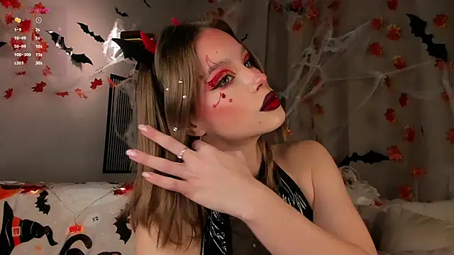 TaiteBayles online show from 10/30/25, 01:40