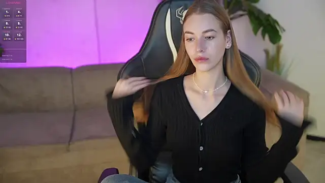 Snapshot of Layla_Sweet_ chatting on 10/20/25, 03:23 Layla Sweet online show from 10/20/25, 03:23