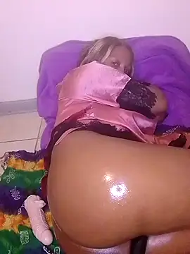 Snapshot of ChloeBab chatting on 10/16/25, 08:32 ChloeBab online show from 10/16/25, 08:32