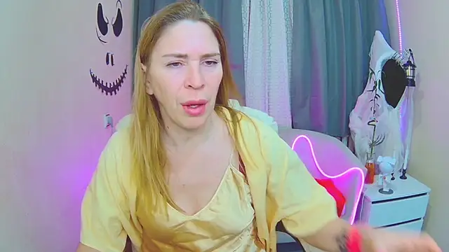 TessaDaybreak online show from 11/04/25, 07:51