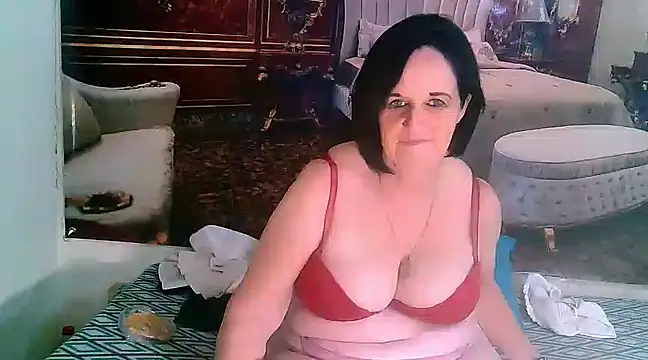 Snapshot of LuciousGrace chatting on 02/27/25, 10:42 LuciousGrace online show from 02/27/25, 10:42