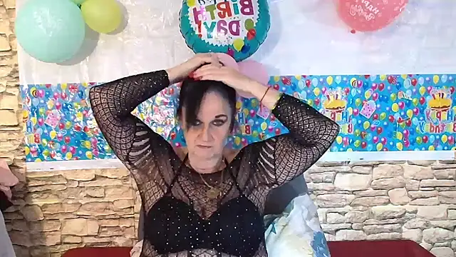 Snapshot of LuciousGrace chatting on 10/14/25, 05:41 LuciousGrace online show from 10/14/25, 05:41