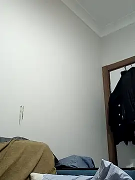 Snapshot of BellBort chatting on 12/14/25, 10:14 BellBort online show from 12/14/25, 10:14