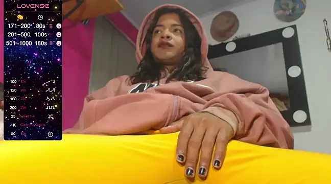 Snapshot of Gaby-sexy chatting on 02/18/25, 01:44 Gaby-sexy online show from 02/18/25, 01:44