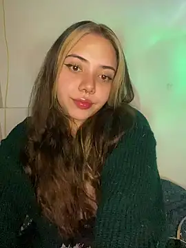 Snapshot of _ivyginger chatting on 11/18/25, 11:37 ivyginger online show from 11/18/25, 11:37