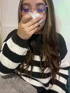 Snapshot of _ivyginger chatting on 11/20/25, 03:28 ivyginger online show from 11/20/25, 03:28