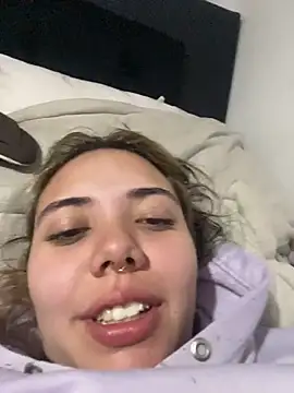 Snapshot of _ivyginger chatting on 12/14/25, 11:09 ivyginger online show from 12/14/25, 11:09