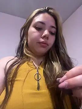 Snapshot of _ivyginger chatting on 12/21/25, 03:57 ivyginger online show from 12/21/25, 03:57