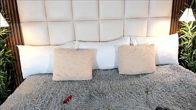 MelanieHillss online show from 03/04/26, 04:07