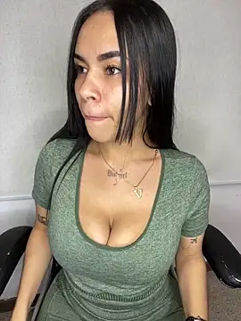 Snapshot of Naatalia chatting on 02/19/25, 12:25 Naatalia online show from 02/19/25, 12:25