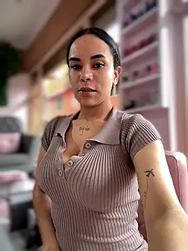 Snapshot of Naatalia chatting on 09/22/25, 08:44 Naatalia online show from 09/22/25, 08:44