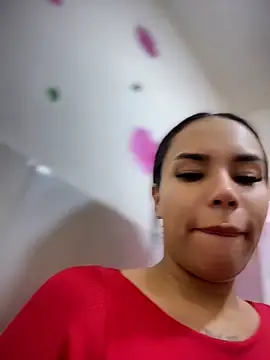Naatalia online show from 05/06/26, 07:52