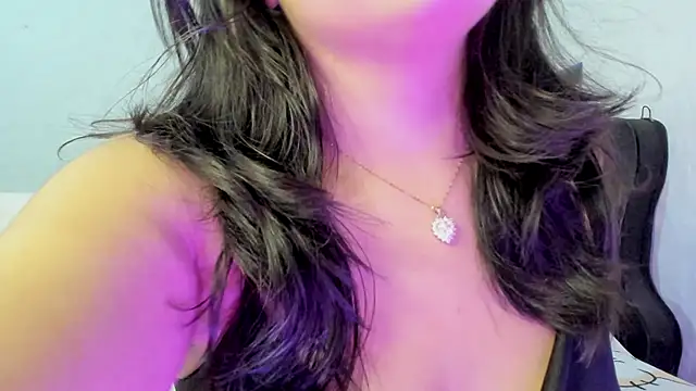 Naoko 7w7 online show from 09/15/25, 10:32