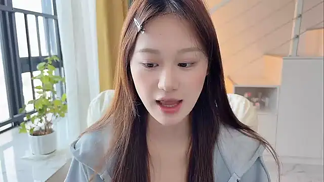 Cassie-20 online show from 12/17/25, 02:17